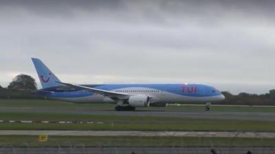 Image of aircraft registration G-TUIE - A 787-8 Dreamliner operated by TUI Airways