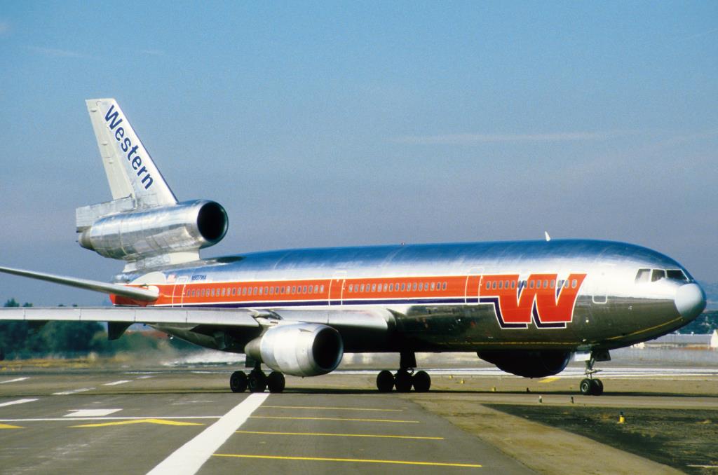 Photo of aircraft N907WA operated by Western Airlines