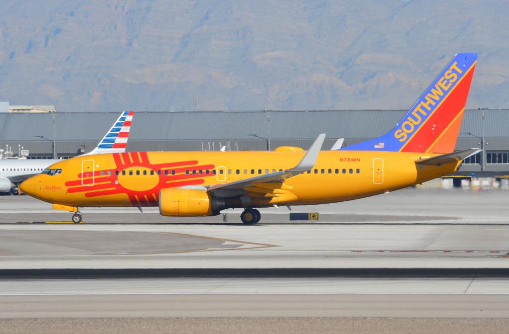 Photo of aircraft N781WN operated by Southwest Airlines