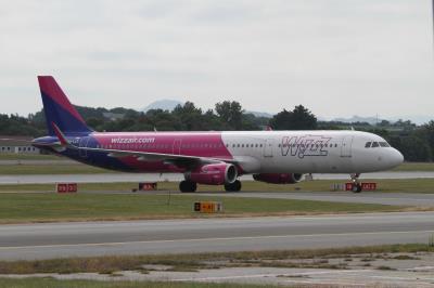 Image of aircraft registration HA-LXT - A A321-231(WL) operated by Wizz Air