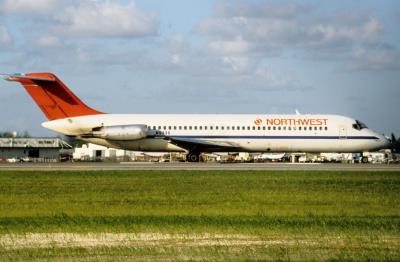 Photo of aircraft N9336 operated by Northwest Airlines