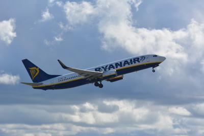 Photo of aircraft EI-EMP operated by Ryanair