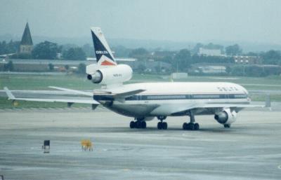 Image of aircraft registration N801DE - A MD-11 operated by Delta Air Lines