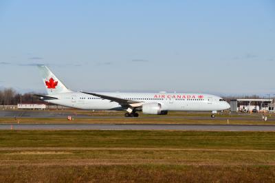 Photo of aircraft C-FGDZ operated by Air Canada