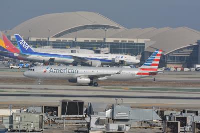 Photo of aircraft N121AN operated by American Airlines