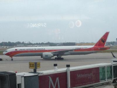 Photo of aircraft D2-TEK operated by TAAG - Linhas Aereas de Angola Airlines