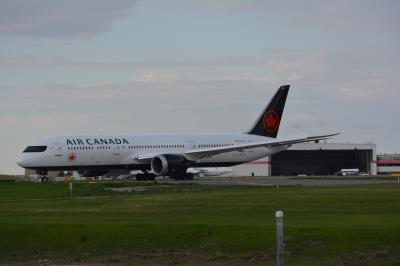 Photo of aircraft C-FVLQ operated by Air Canada