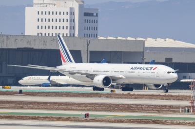 Photo of aircraft F-GSQA operated by Air France
