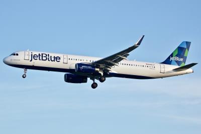 Photo of aircraft N985JT operated by JetBlue Airways