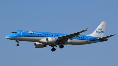 Image of aircraft registration PH-EZL - A ERJ-190-STD (ERJ-190-100) operated by KLM Cityhopper