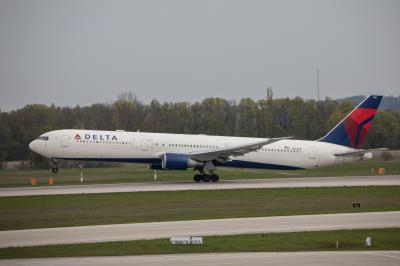 Photo of aircraft N826MH operated by Delta Air Lines