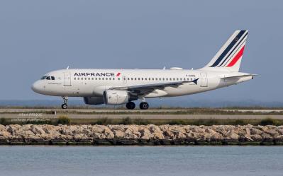 Photo of aircraft F-GRHE operated by Air France