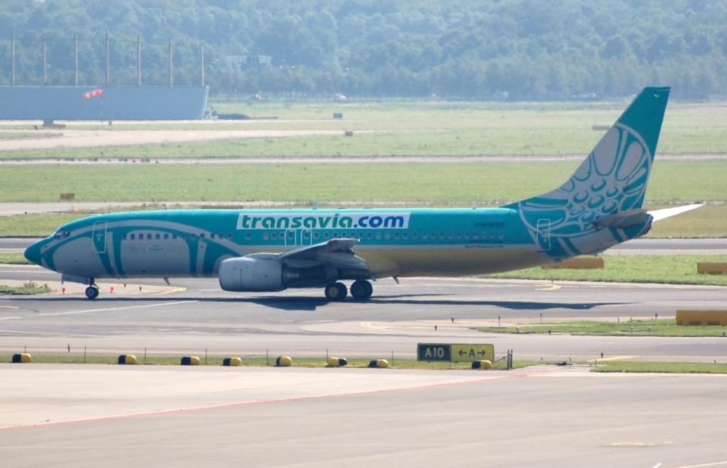 Photo of aircraft PH-HSX operated by Transavia