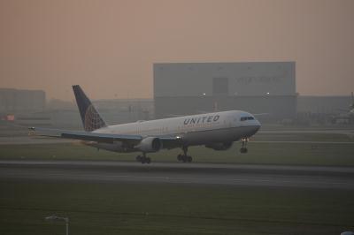 Photo of aircraft N656UA operated by United Airlines