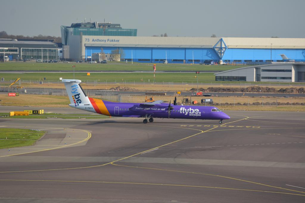 Photo of aircraft G-PRPH operated by Flybe