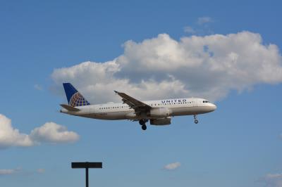 Photo of aircraft N442UA operated by United Airlines