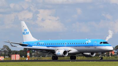 Image of aircraft registration PH-EZZ - A ERJ-190-STD (ERJ-190-100) operated by KLM Cityhopper