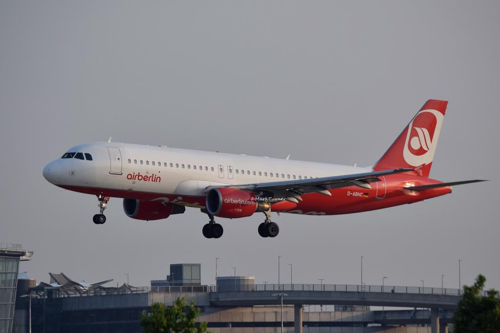 Photo of aircraft D-ABHC operated by Eurowings