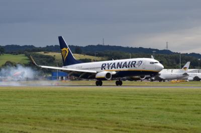 Photo of aircraft EI-FIW operated by Ryanair