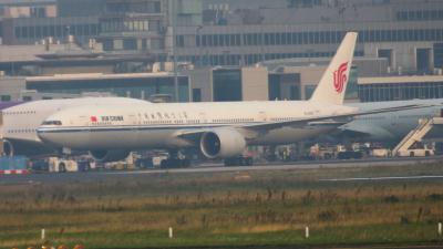Image of aircraft registration B-2037 - A 777-39L(ER) operated by Air China
