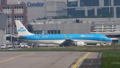 Photo of aircraft PH-EZP operated by KLM Cityhopper