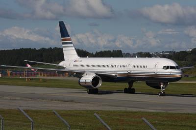 Image of aircraft registration EC-HDS - A 757-256 operated by Privilege Style