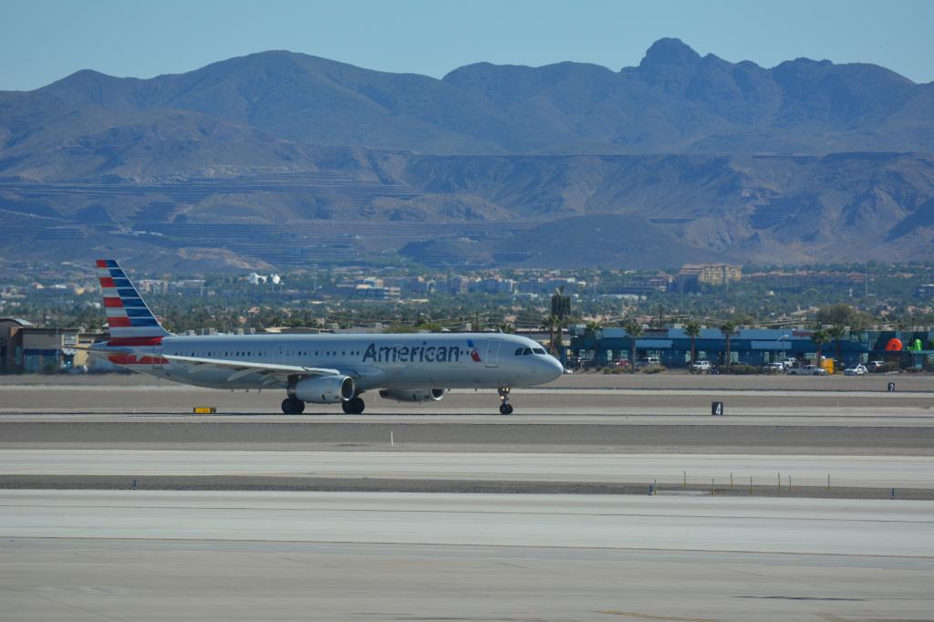Photo of aircraft N539UW operated by American Airlines