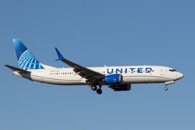 Photo of aircraft N17302 operated by United Airlines