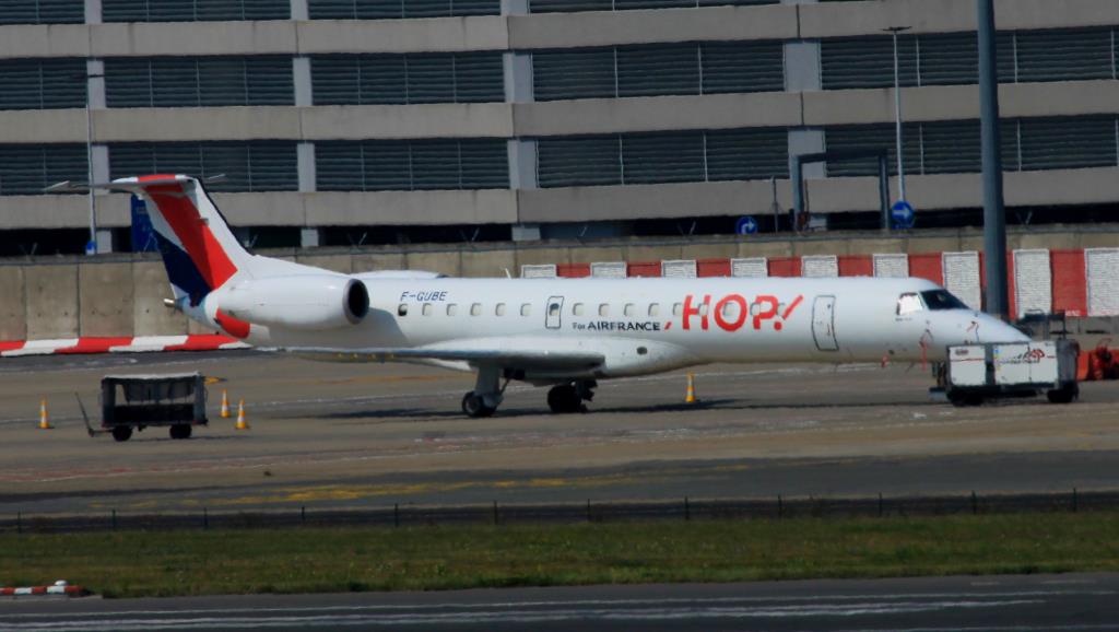Photo of aircraft F-GUBE operated by Air France Hop