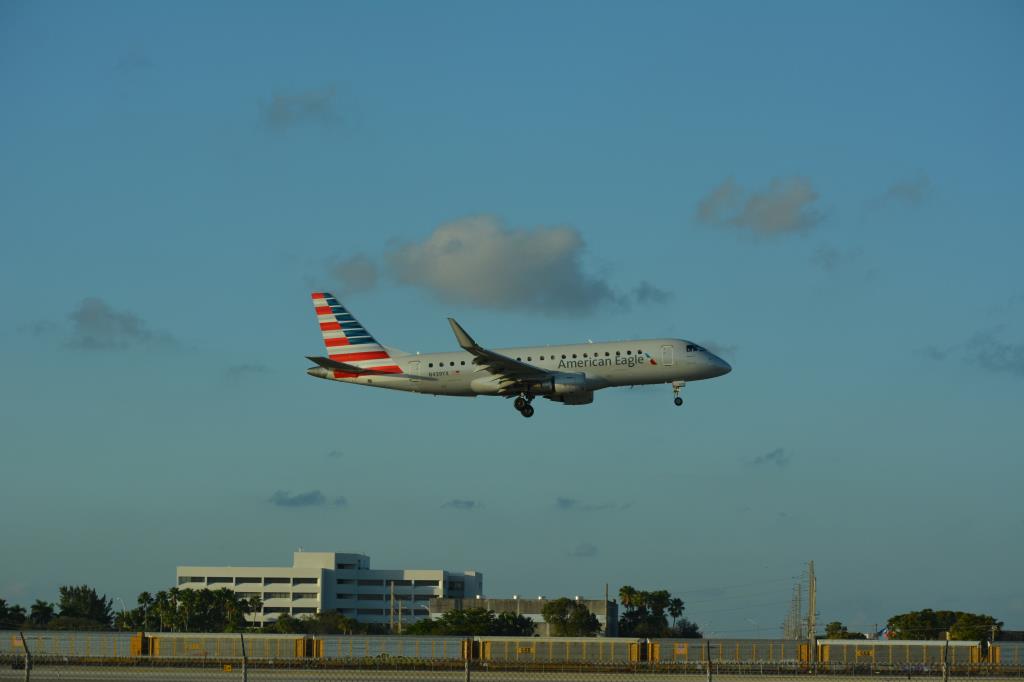 Photo of aircraft N439YX operated by American Eagle