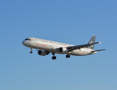 Photo of aircraft C-GITU operated by Air Canada