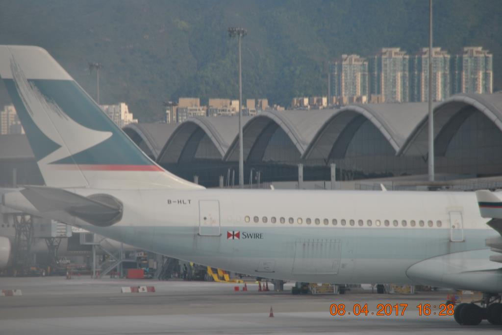 Photo of aircraft B-HLT operated by Cathay Pacific Airways