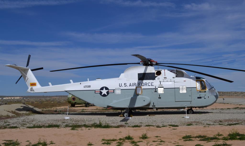 Photo of aircraft 62-12581 operated by United States Air Force