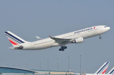 Photo of aircraft F-GZCB operated by Air France