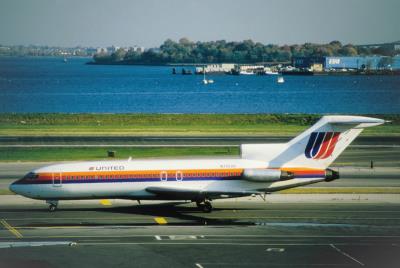 Photo of aircraft N7013U operated by United Airlines