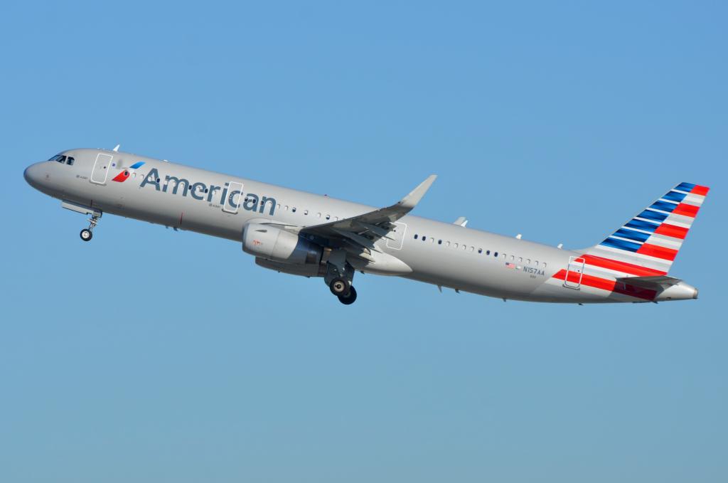 Photo of aircraft N157AA operated by American Airlines