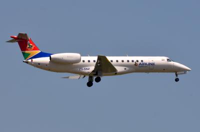 Photo of aircraft ZS-SNZ operated by South African Airlink