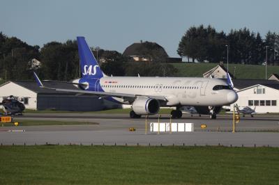 Photo of aircraft EI-SCA operated by SAS Scandinavian Airlines Connect