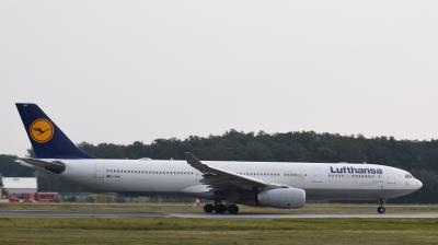 Image of aircraft registration D-AIKM - A A330-343 operated by Lufthansa
