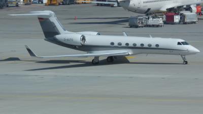 Image of aircraft registration D-AUTO - A Gulfstream G550 operated by BMW Flugdienst