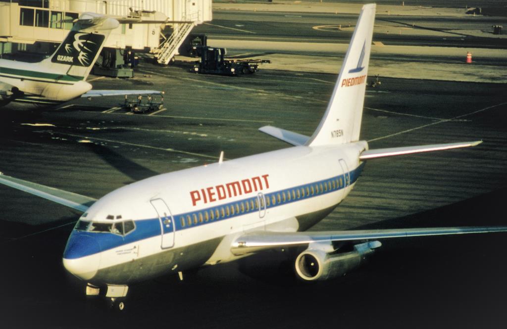 Photo of aircraft N785N operated by Piedmont Airlines