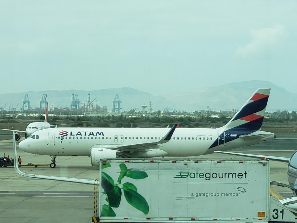 Photo of aircraft CC-BHF operated by LATAM Airlines Chile
