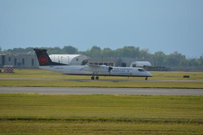 Image of aircraft registration C-GGMZ - A DHC-8-402Q operated by Air Canada Express