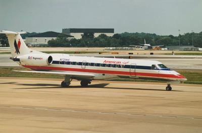 Photo of aircraft N721HS operated by American Eagle