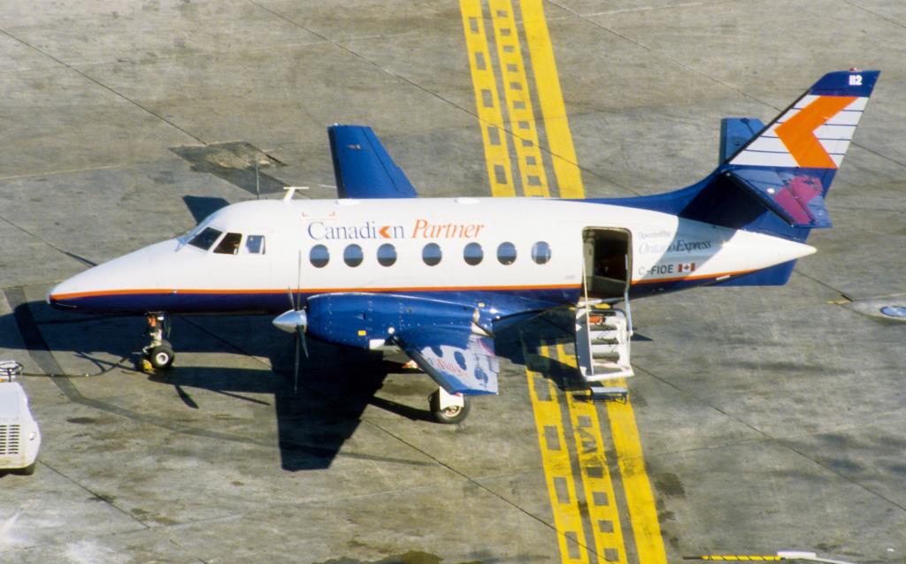 Photo of aircraft C-FIOE operated by Ontario Express