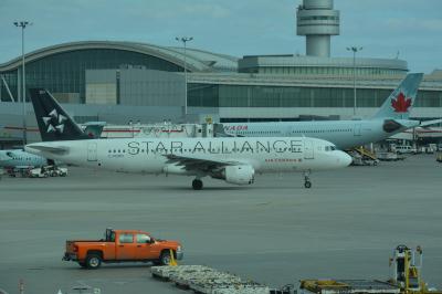 Photo of aircraft C-FDRH operated by Air Canada
