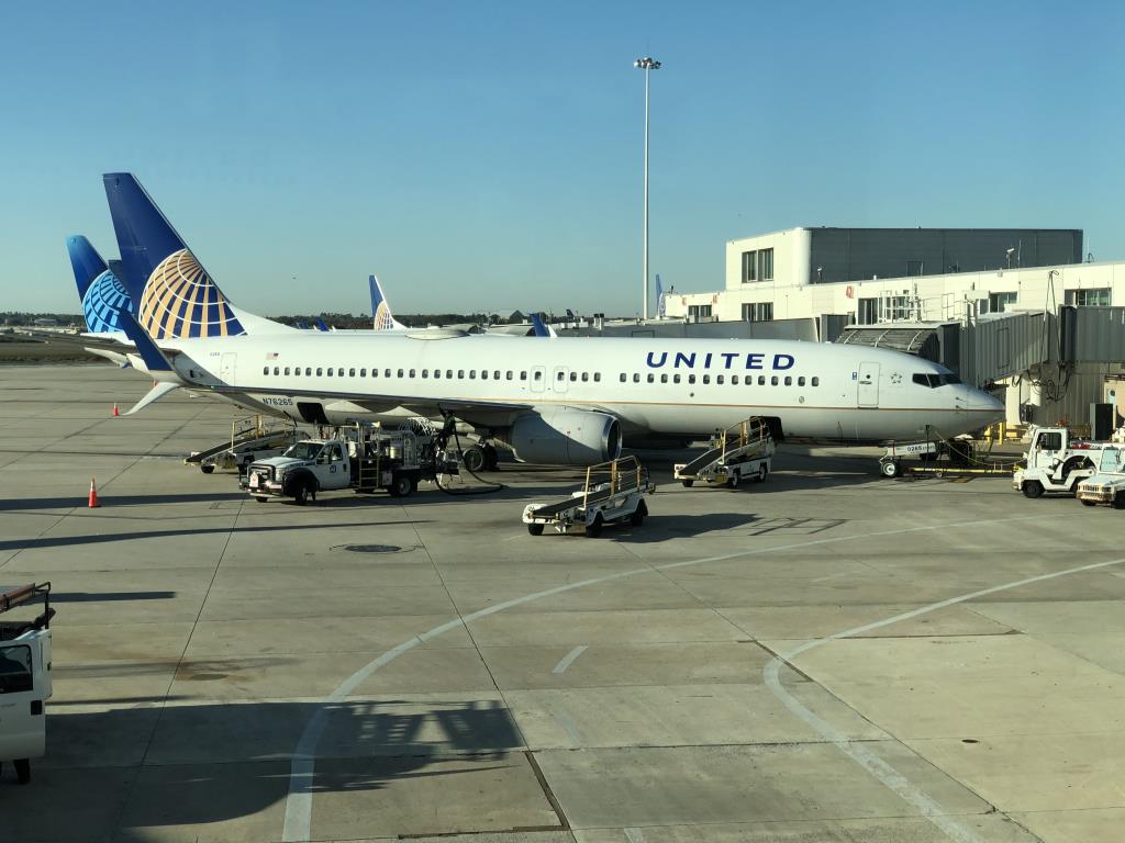 Photo of aircraft N76265 operated by United Airlines