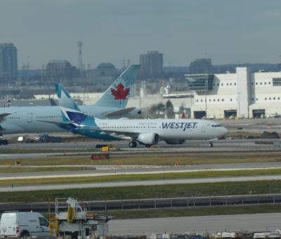 Photo of aircraft C-GEHF operated by WestJet