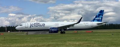Photo of aircraft N2105J operated by JetBlue Airways