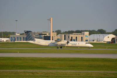 Photo of aircraft C-GLQL operated by Porter Airlines